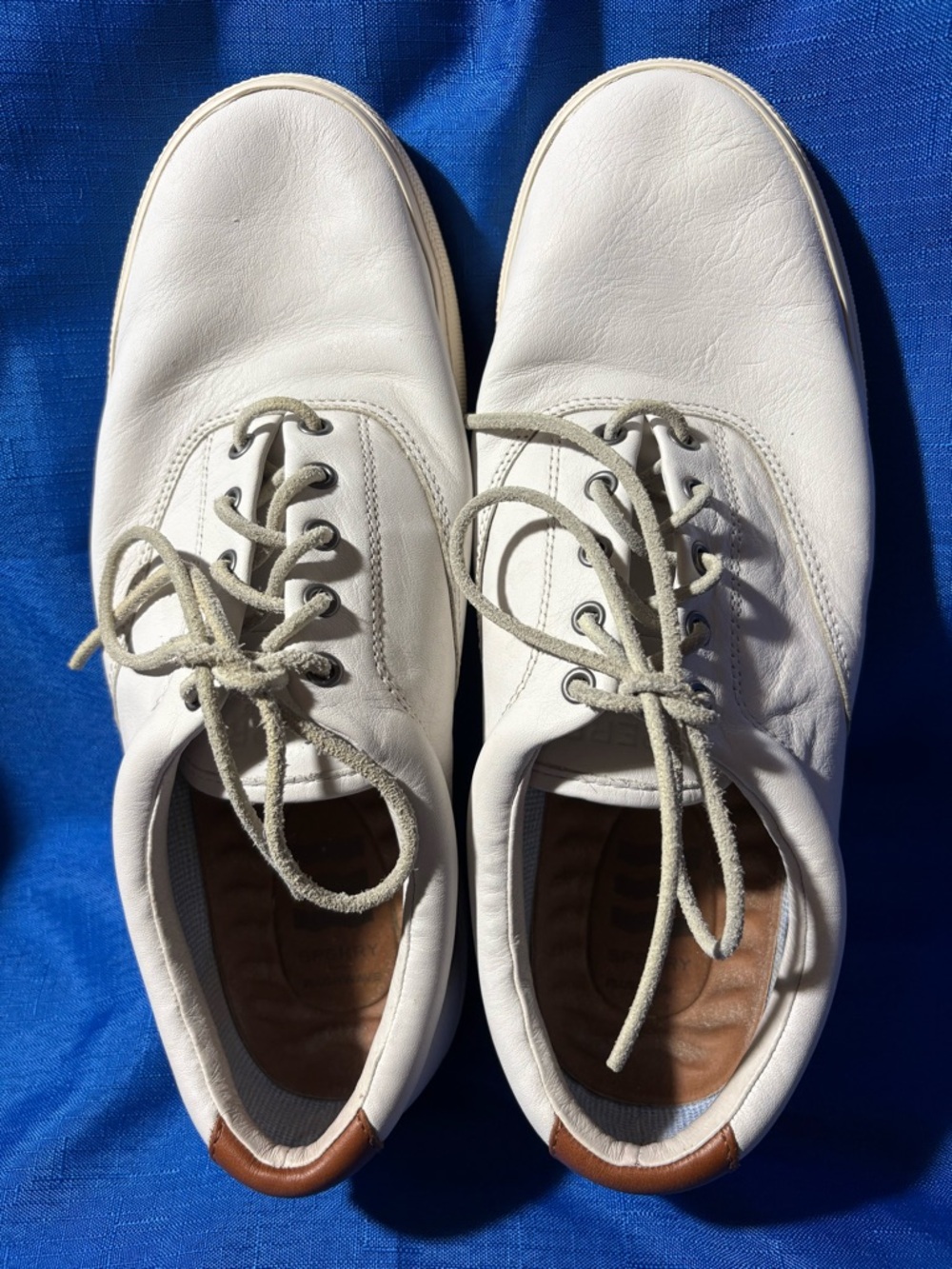 Sperry men’s lace up leather sneakers size 10.5